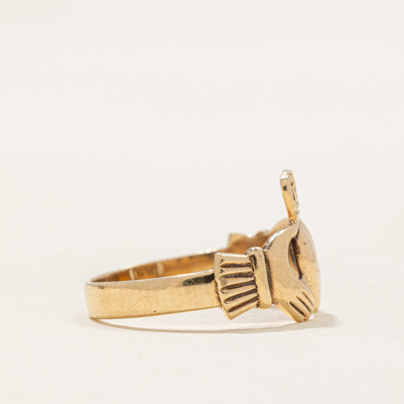 Dublin 9k Yellow Gold Claddagh Ring | SZ 3.5