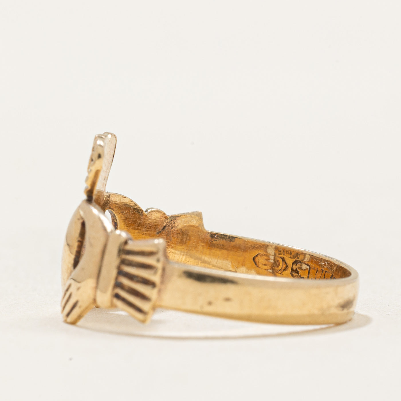 Dublin 9k Yellow Gold Claddagh Ring | SZ 3.5