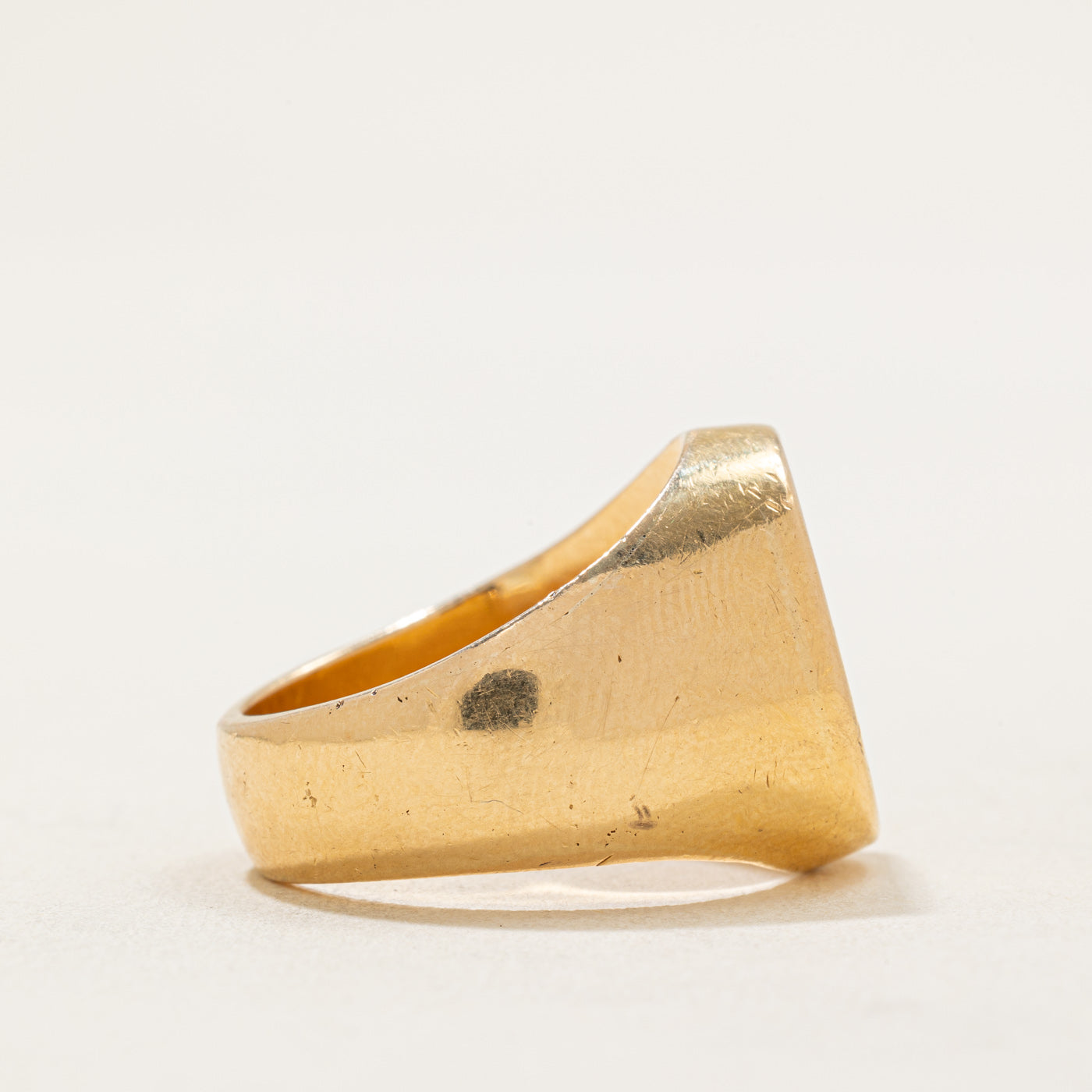 1973 Stockholm 18k Yellow Gold Family Crest Ring | SZ 9