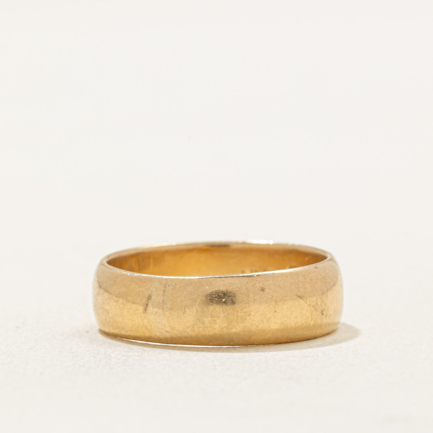 18k Yellow Gold Wedding Band | 5.35mm | SZ 6