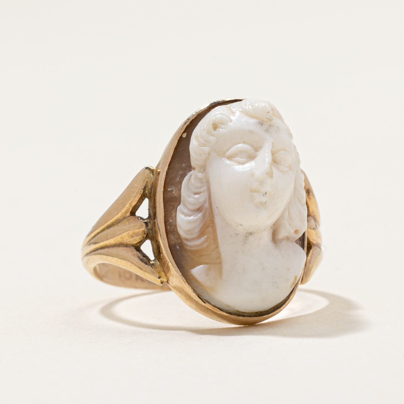 Vintage Carved Shell Cameo Ring | 10.00ct | SZ 8