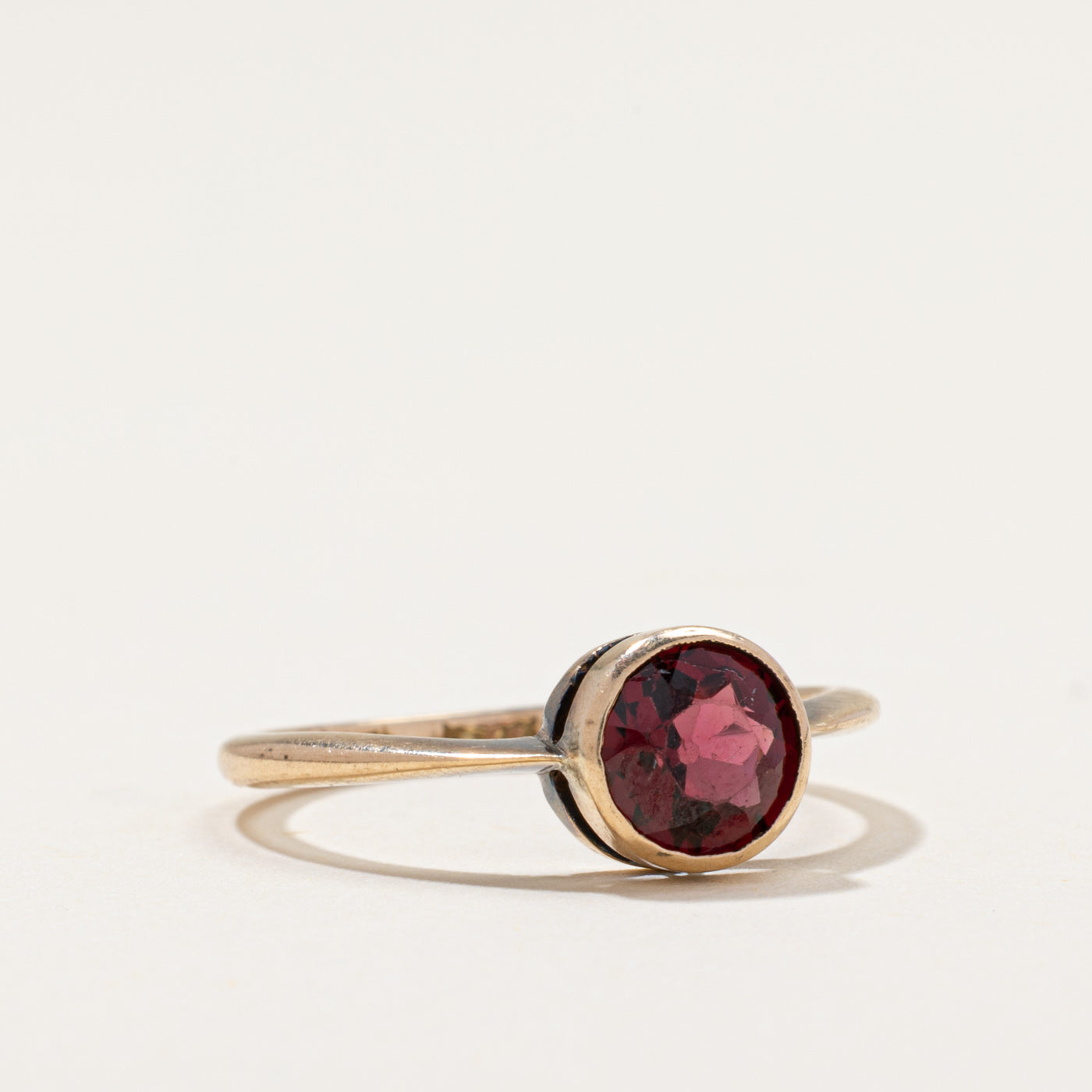 Antique Solitaire Garnet Ring | 0.95ct | SZ 6.75