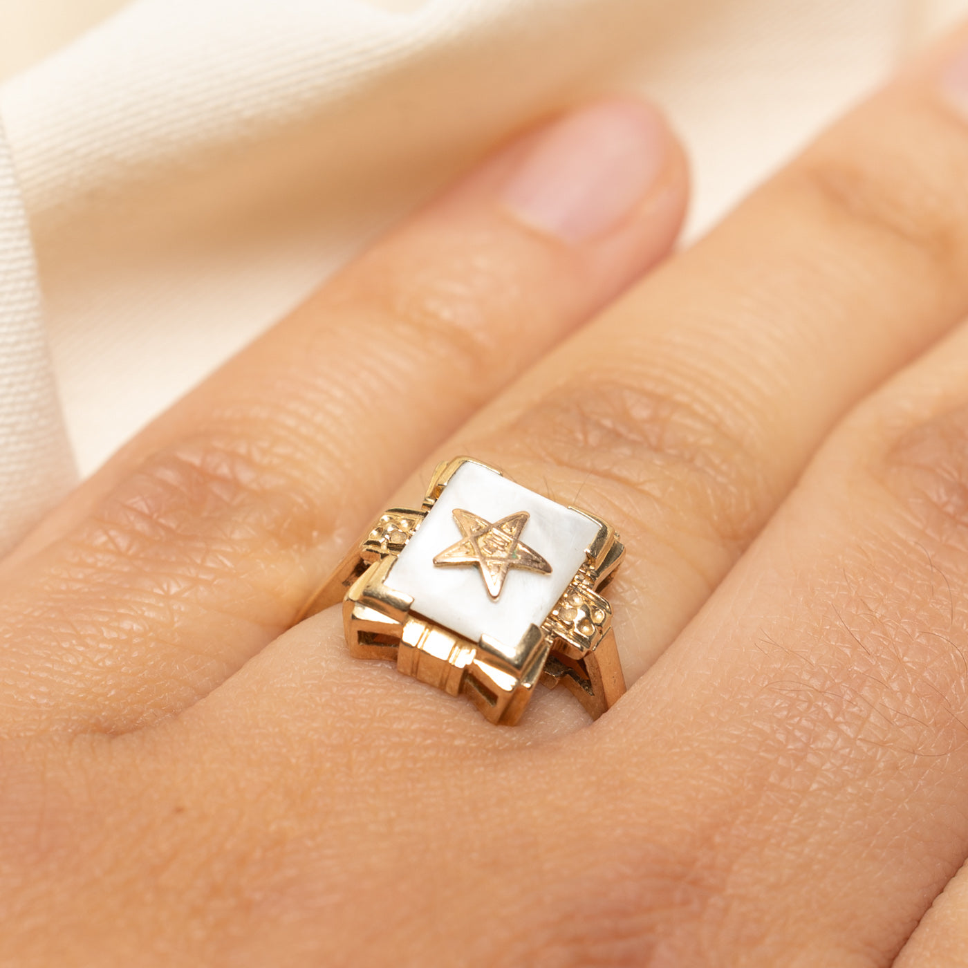 'Birks' Mother of Pearl Star Ring | 2.50ct | SZ 6.5