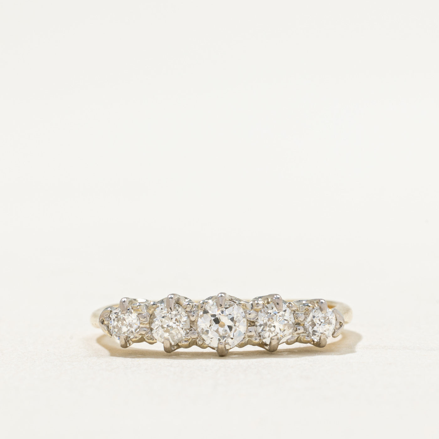 Bague cinq diamants taille ancienne européenne | 0,53 ct au total | Taille 6,75