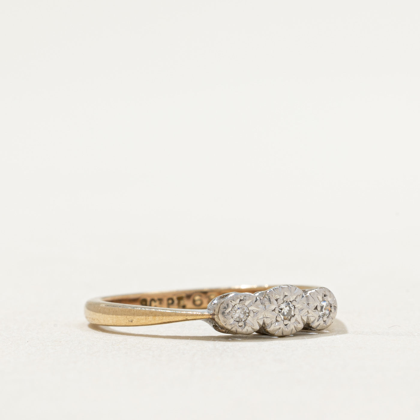 Bague sertie de trois diamants effet illusion | 0,03 ct au total | Taille 6