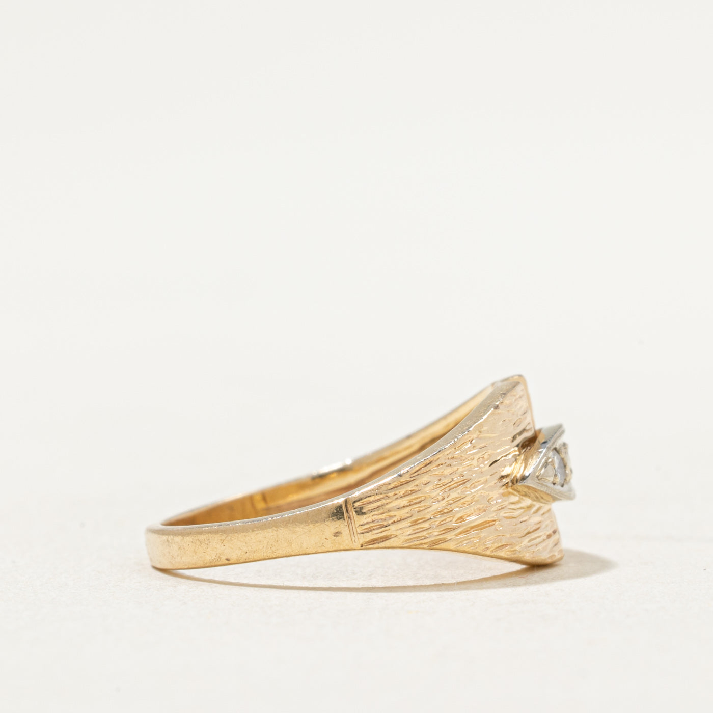 Three Stone Diamond Textured Tapered Ring | 0.06ctw | SZ 5.25