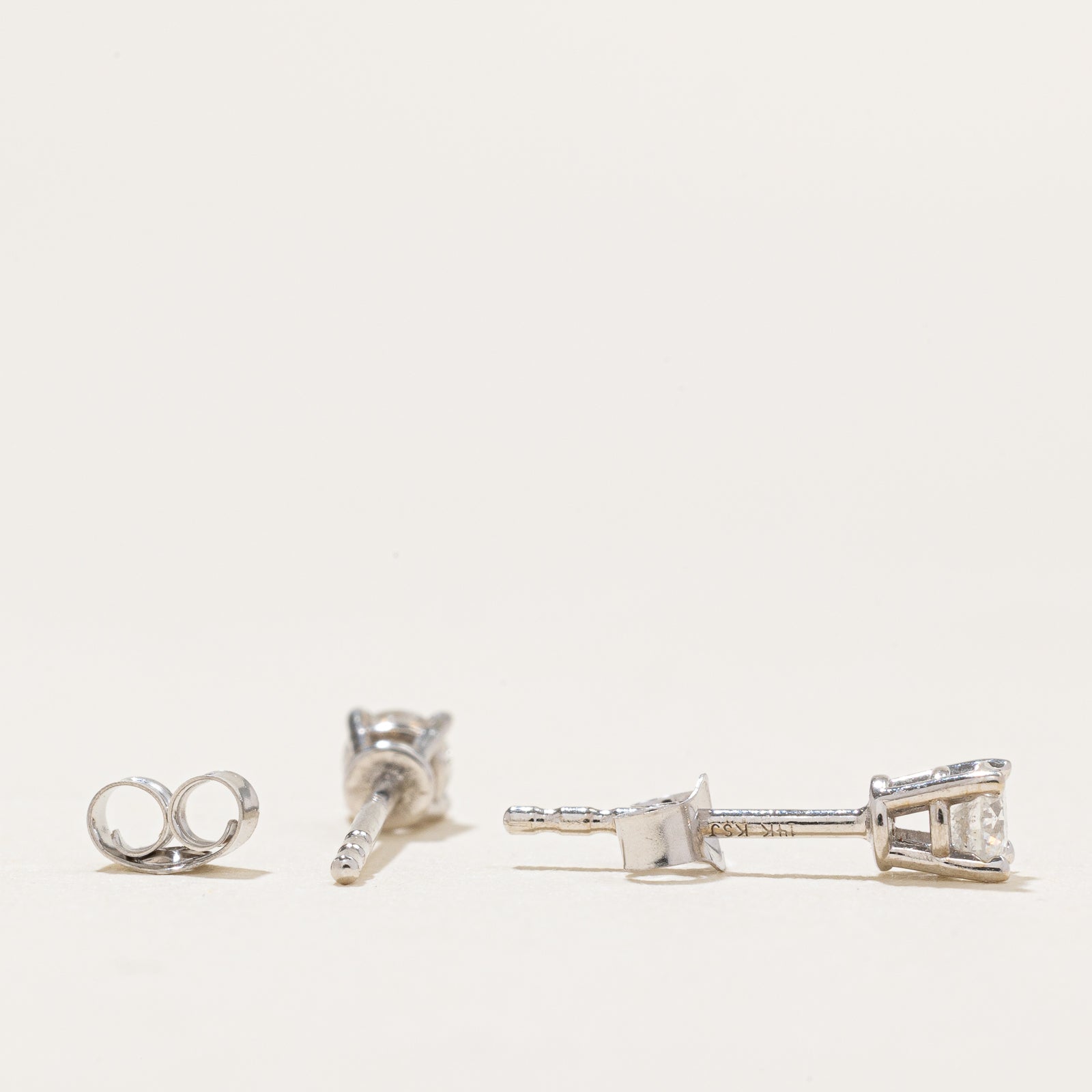 Boucles d'oreilles puces en or 14 carats serties de diamants | 0,18 ct au total