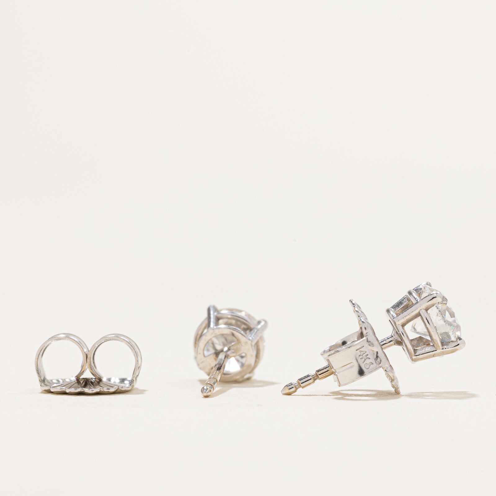 Boucles d'oreilles puces en diamant solitaire 14 carats | 1,40 ct I1 G/H |