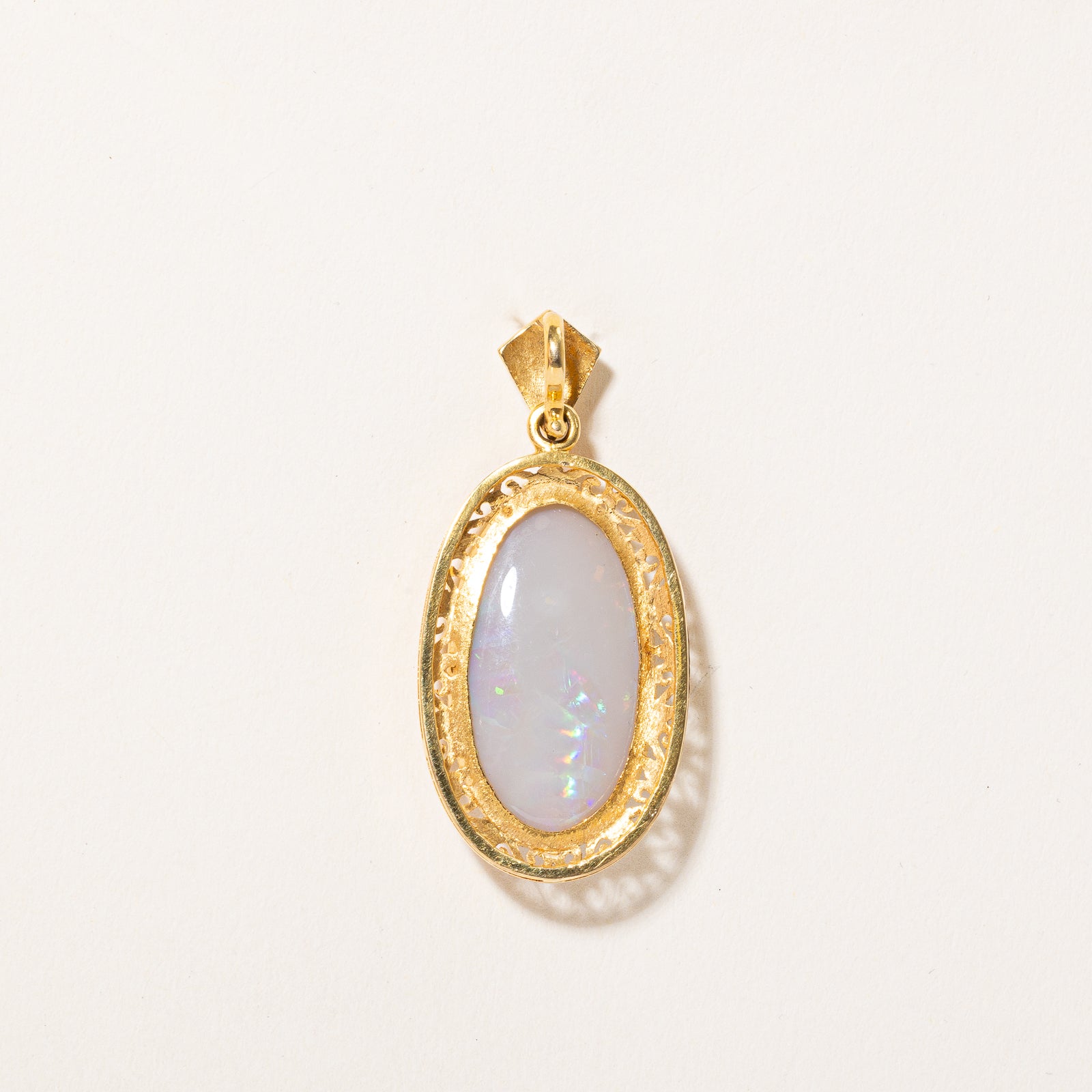 18K Oval Cabochon Opal Pendant | 14.09ct