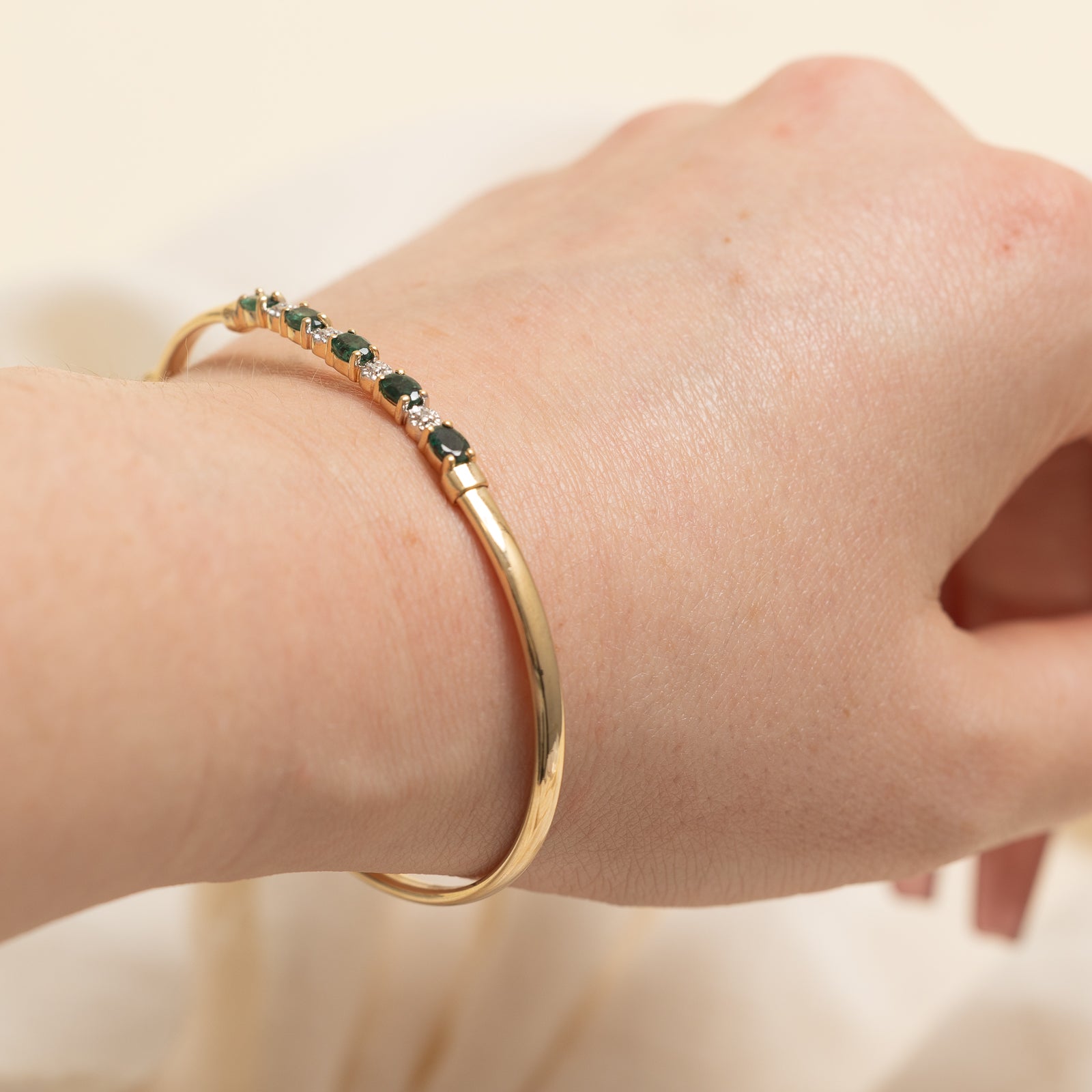 Emerald & Diamond Bangle | 1.00ctw, 0.015ctw | 7"