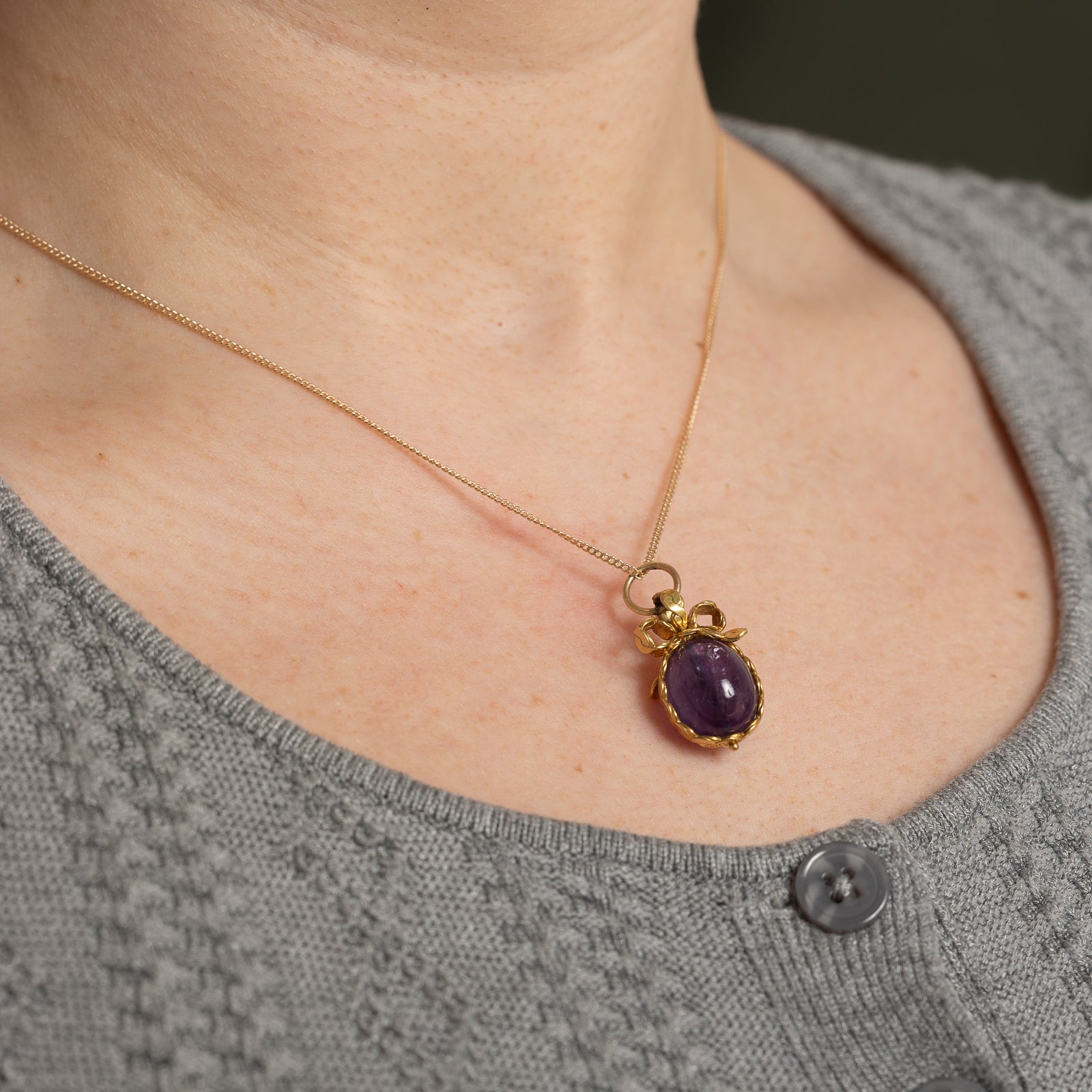 Breloque œuf en améthyste « Cavelti » | 16,00 ct