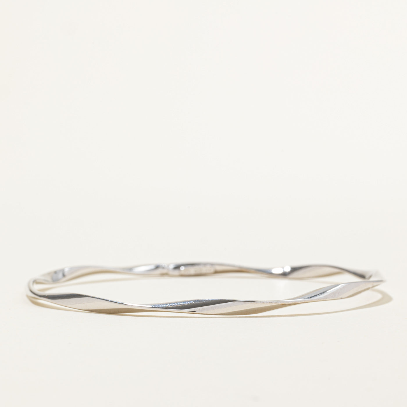 Bracelet jonc en or blanc 10 carats | 21,6 cm