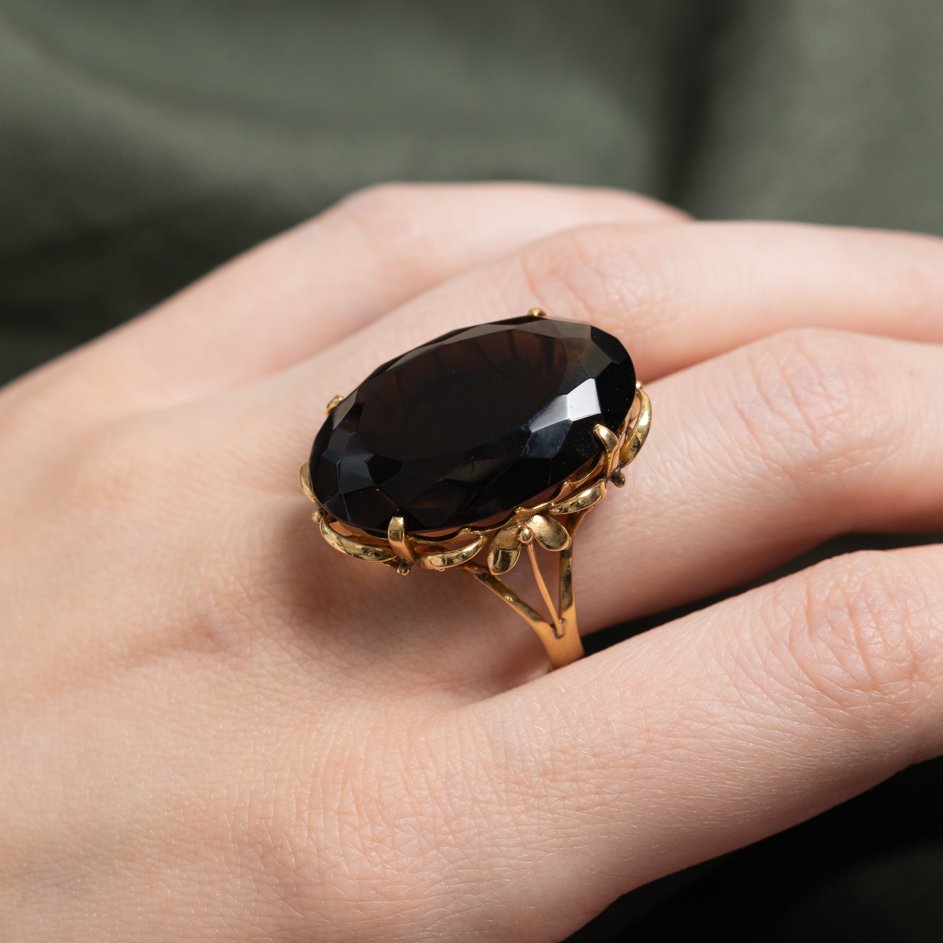 18k Oval Cut Smoky Quartz Cocktail Ring | 30.00ct | SZ 8