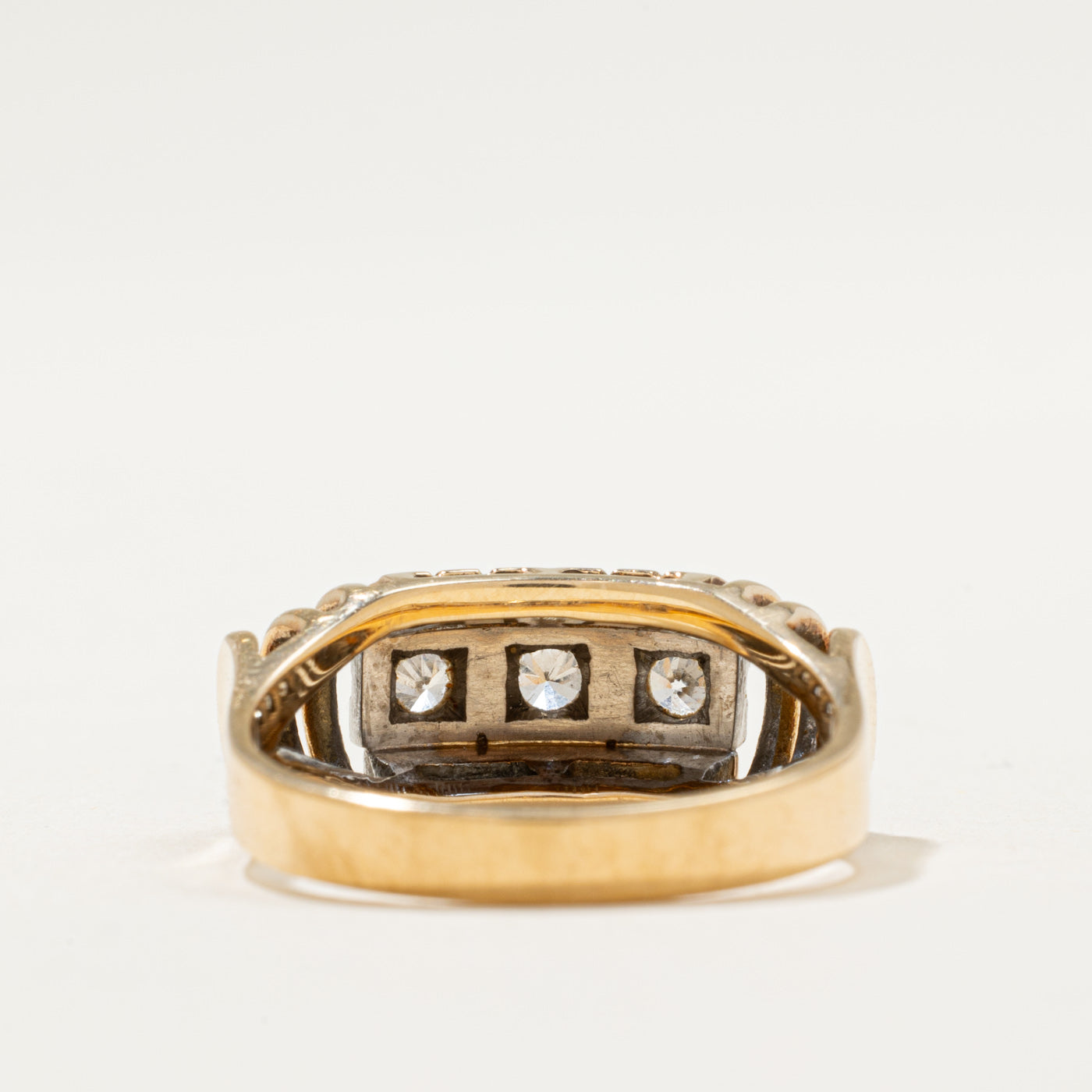 Three Stone Diamond Grooved Ring | 0.23ctw | SZ 7.75