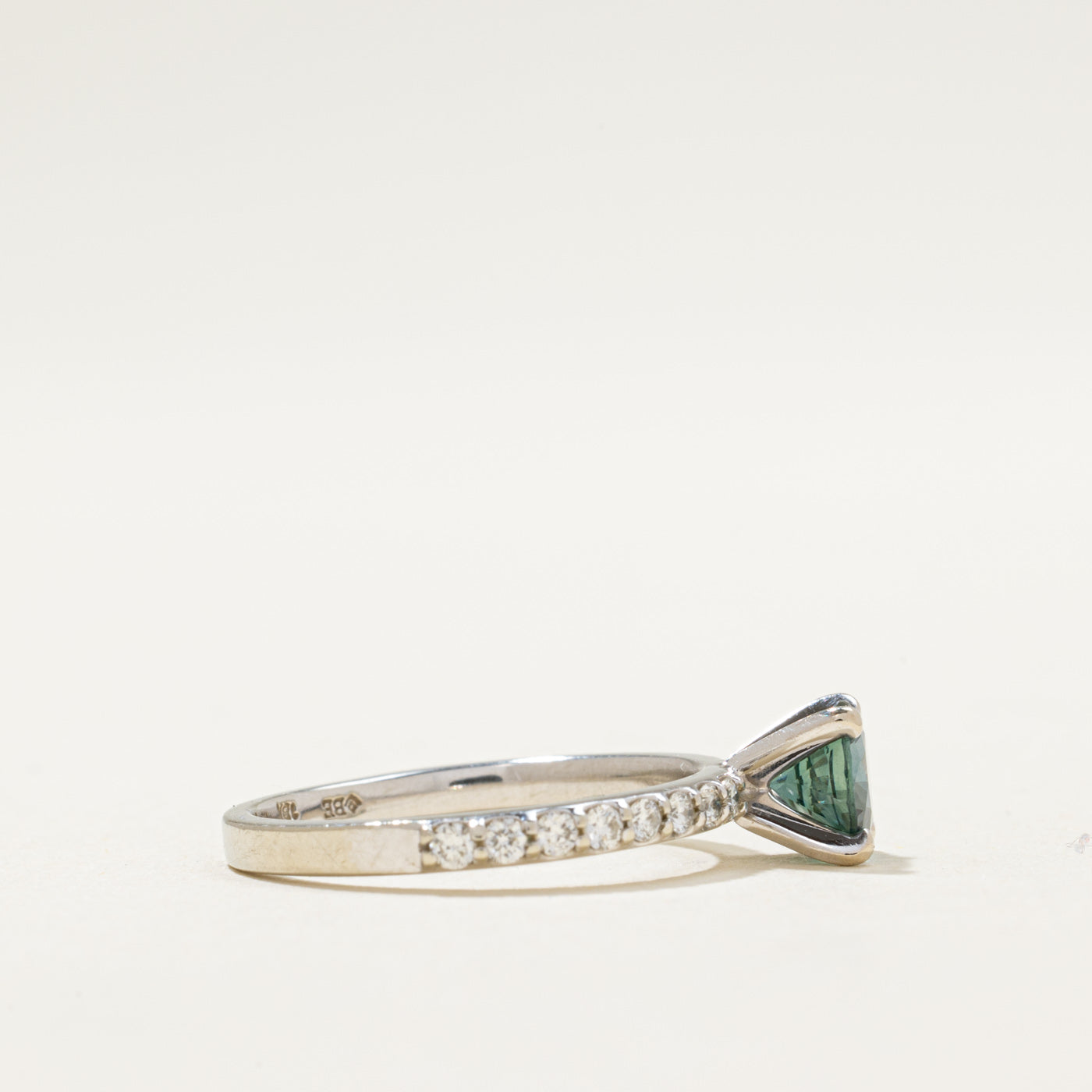 Bague de fiançailles en saphir du Montana et diamants | 0,75 ct, 0,22 ct au total | Taille 5