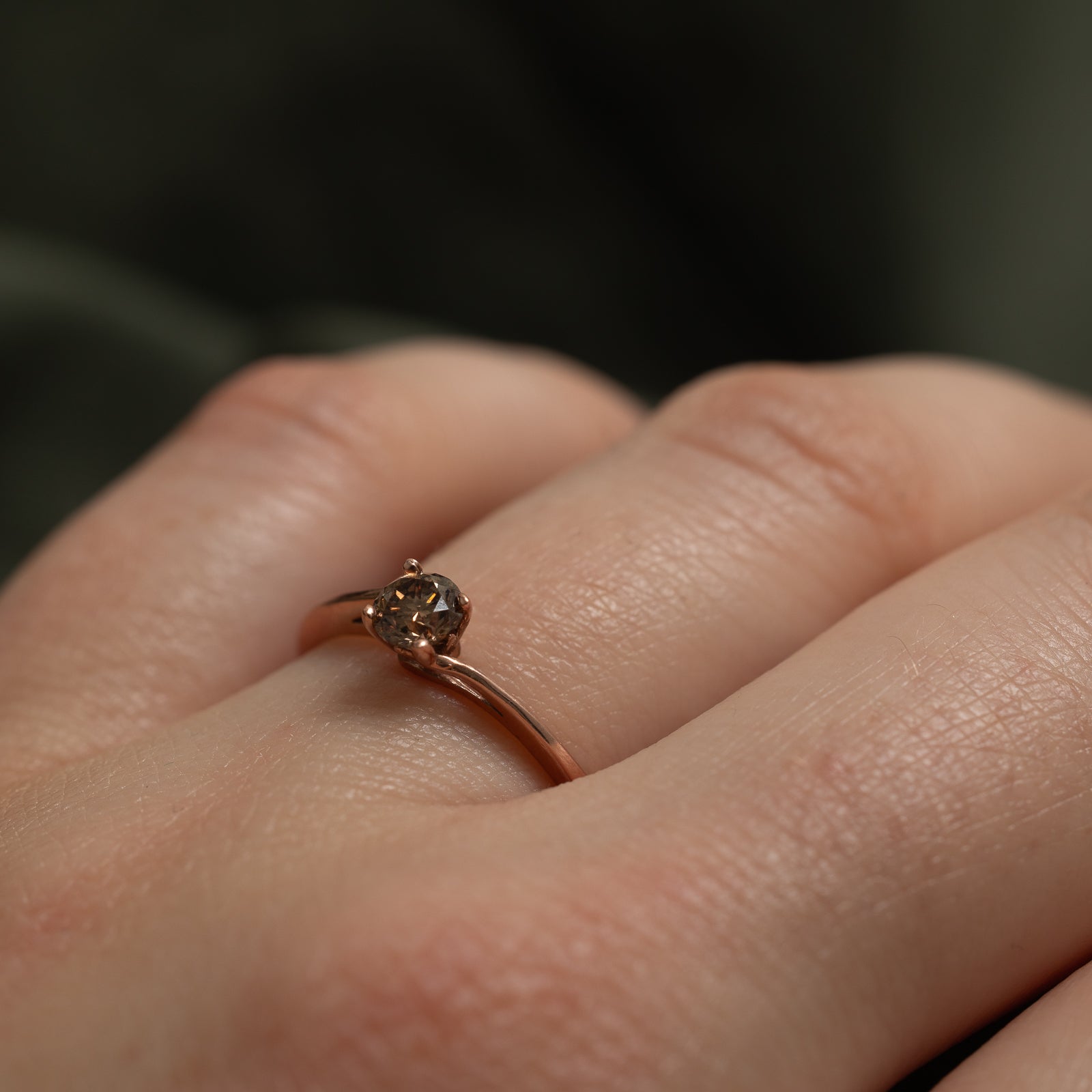 Bague solitaire en or rose et diamant brun, taille 6,75 | 0,29 ct | Taille 6,75