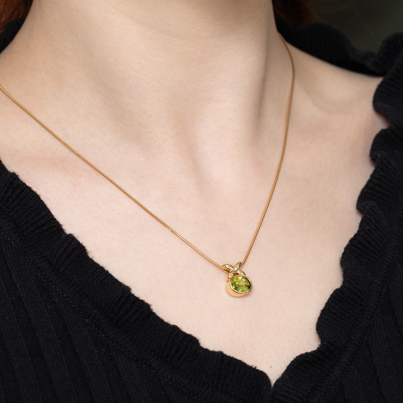 'Birks' Peridot & Diamond Flower Pendant Necklace | 2.00ct, 0.01ct | 18"
