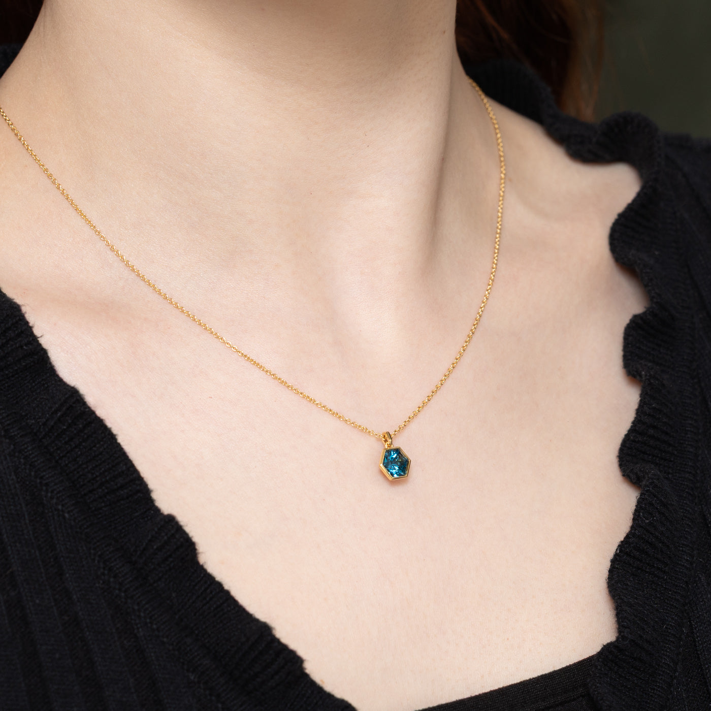 'Birks' Hexagon Blue Topaz Pendant Necklace | 1.50ct | 18"