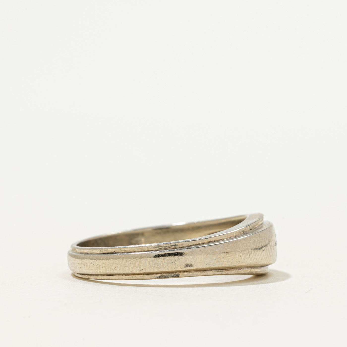'Birks' Star Set Diamond Tapered Ring | 0.02ct | SZ 11.25