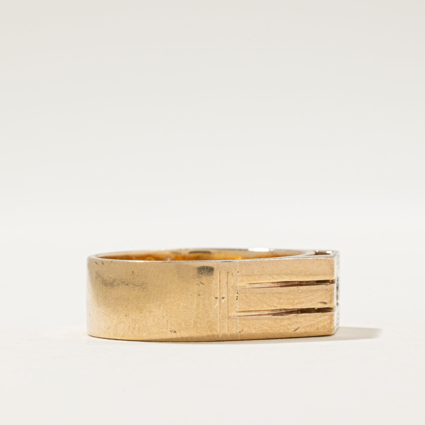 1972 London Synthetic Spinel Ring | 0.06ct | SZ 12.25