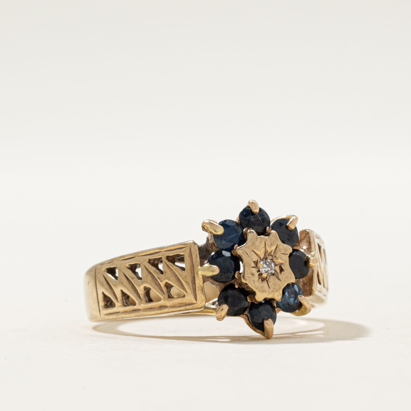 1977 London Sapphire & Diamond Petal Ring | 0.40ctw, 0.005ct | SZ 6.75