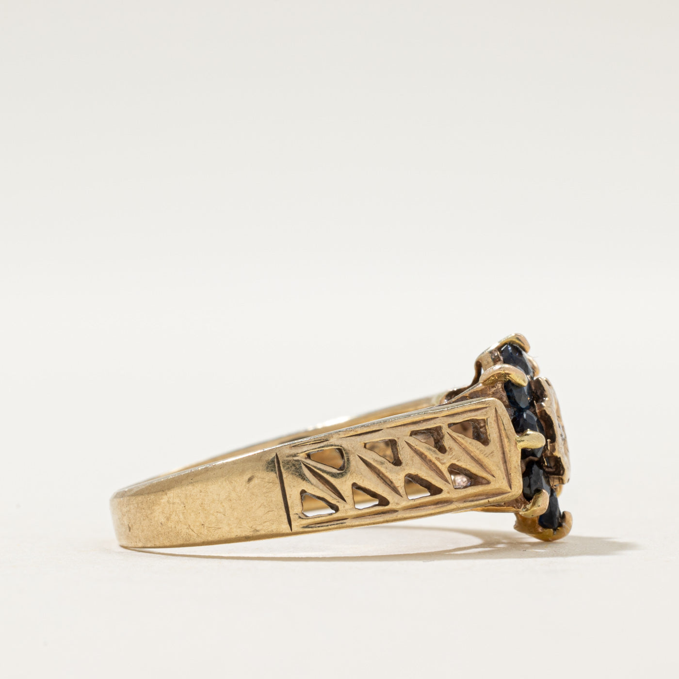 1977 London Sapphire & Diamond Petal Ring | 0.40ctw, 0.005ct | SZ 6.75