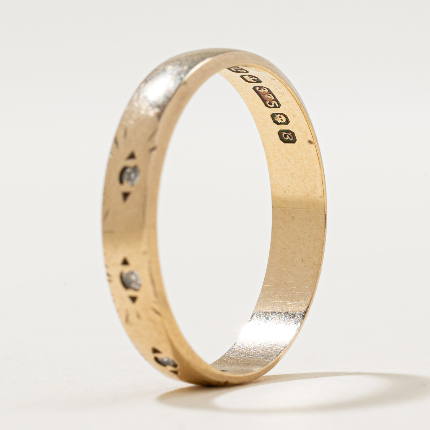 Bague demi-éternité en diamants, Londres 1976 | 0,04 ct | Taille 6,5