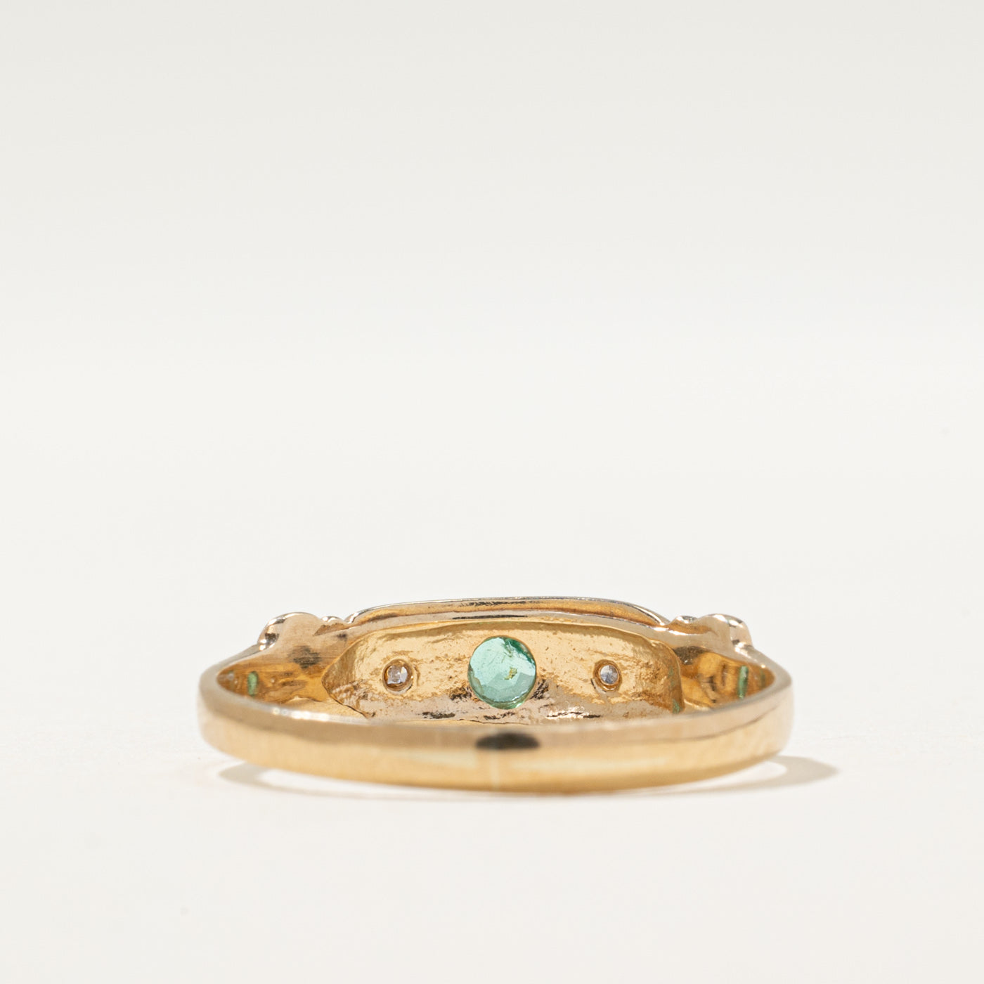 Emerald & Diamond Engraved Ring | 0.04ct, 0.01ctw | SZ 6.75
