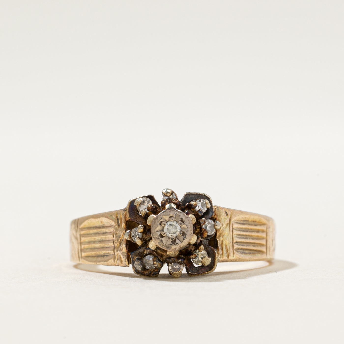 1976 London Diamond Ring | 0.07ctw | SZ 7
