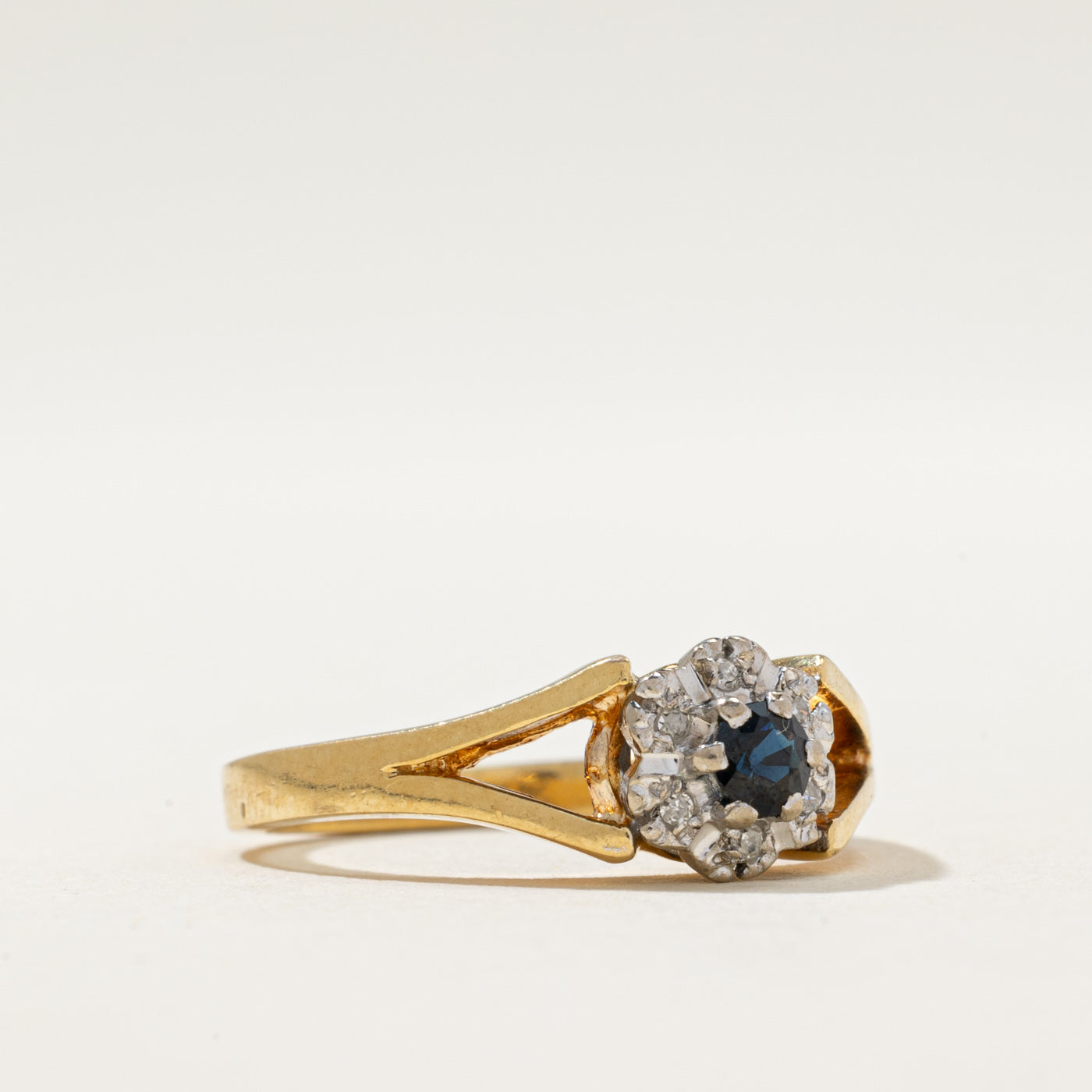 1975 London Sapphire & Diamond Ring | 0.14ct, 0.03ctw | SZ 6.25