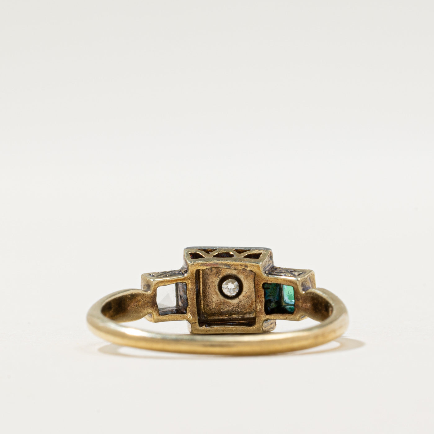 Canadian Pseudo Hallmarked Diamond & Pasté Glass Ring | 0.04ct, 0.14ctw | SZ 6.25