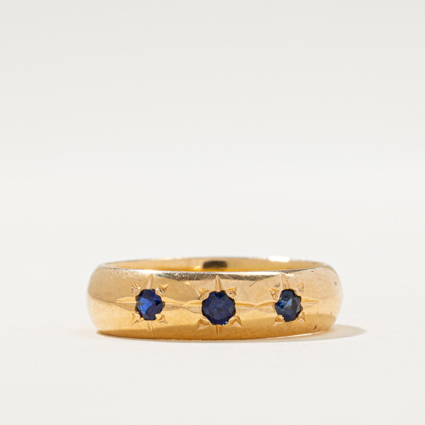 Bague finlandaise trois pierres saphir synthétique 1972 | 0,20 ct | Taille 7,5