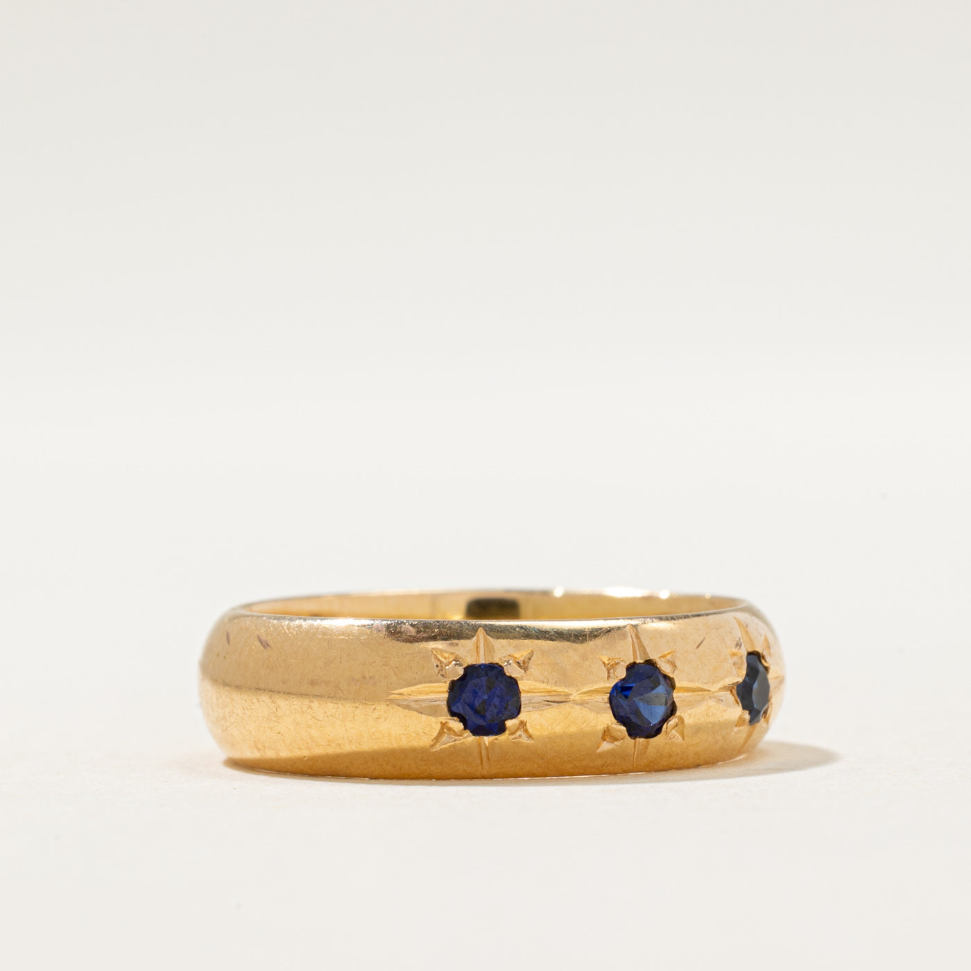 Bague finlandaise trois pierres saphir synthétique 1972 | 0,20 ct | Taille 7,5