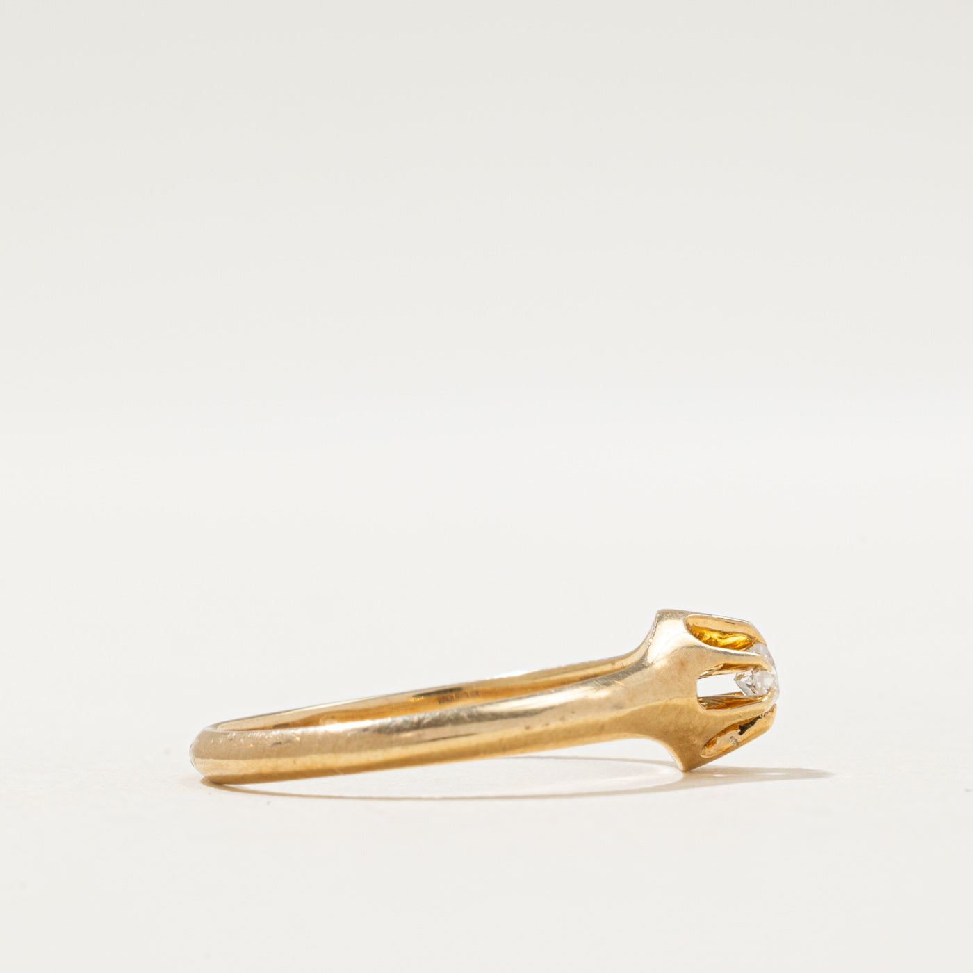 Belcher Set Diamond Ring | 0.06ct | SZ 6.25