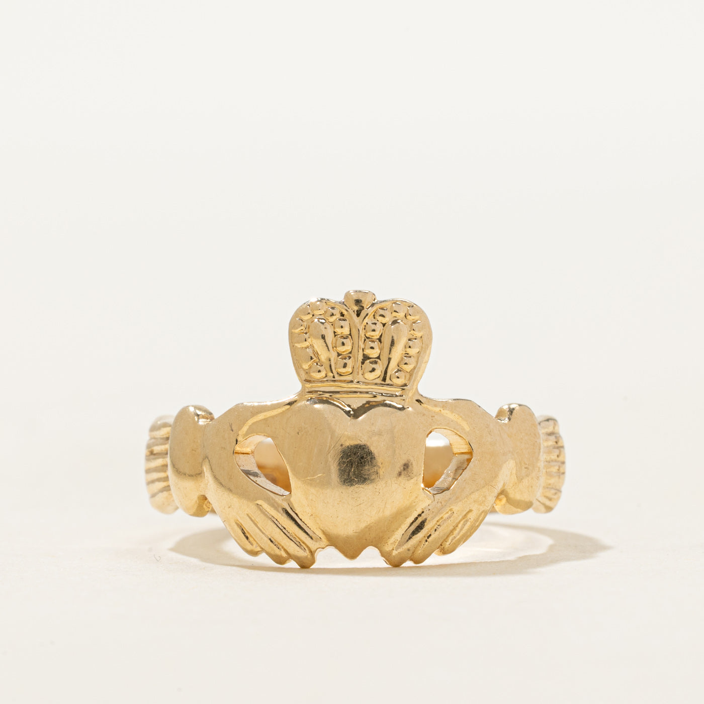 1975 Dublin 14k Yellow Gold Claddagh Ring | SZ 6.25
