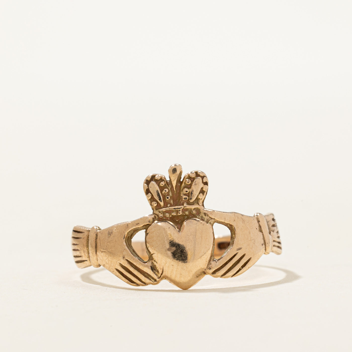 1985 London 9k Yellow Gold Claddagh Ring | SZ 10