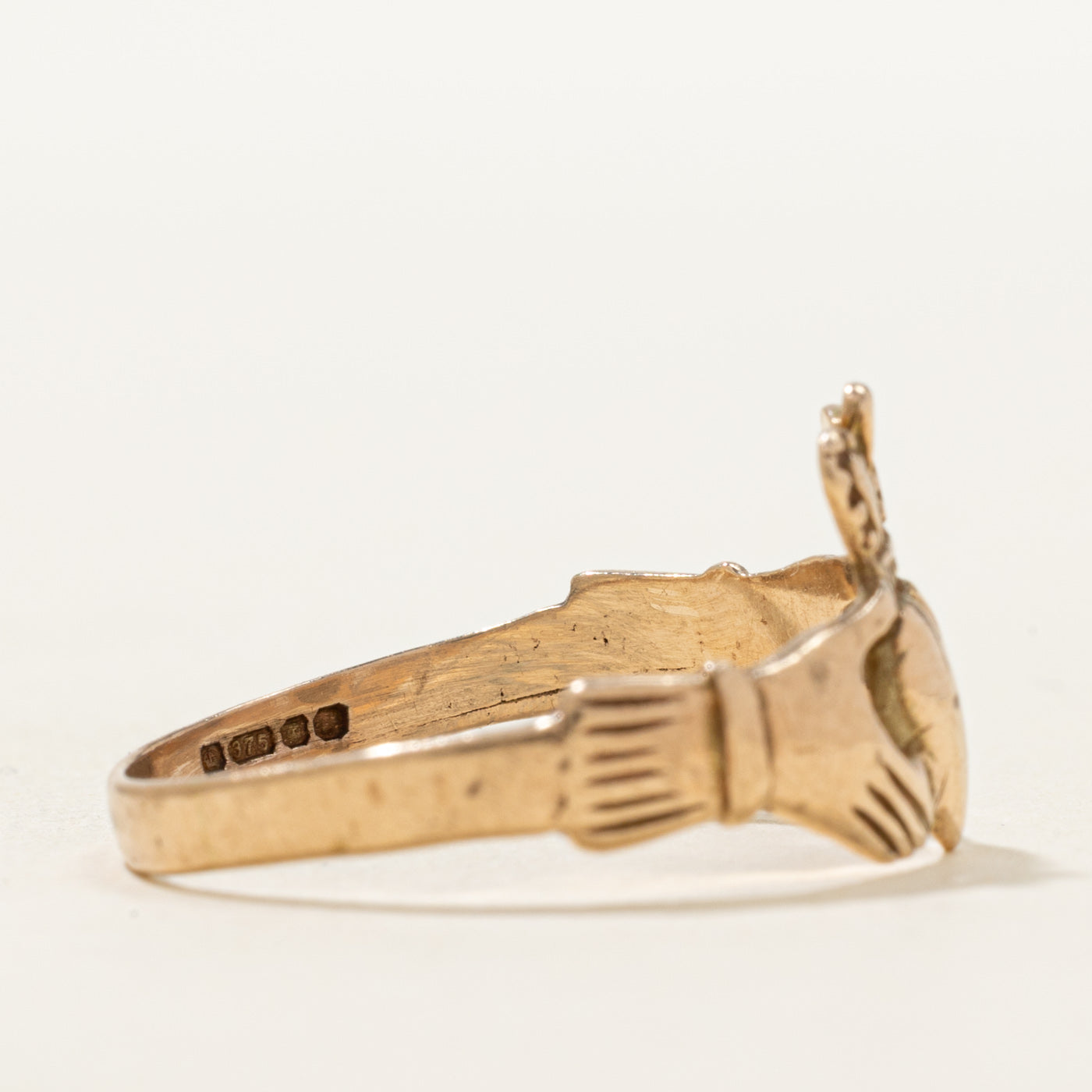 1985 London 9k Yellow Gold Claddagh Ring | SZ 10