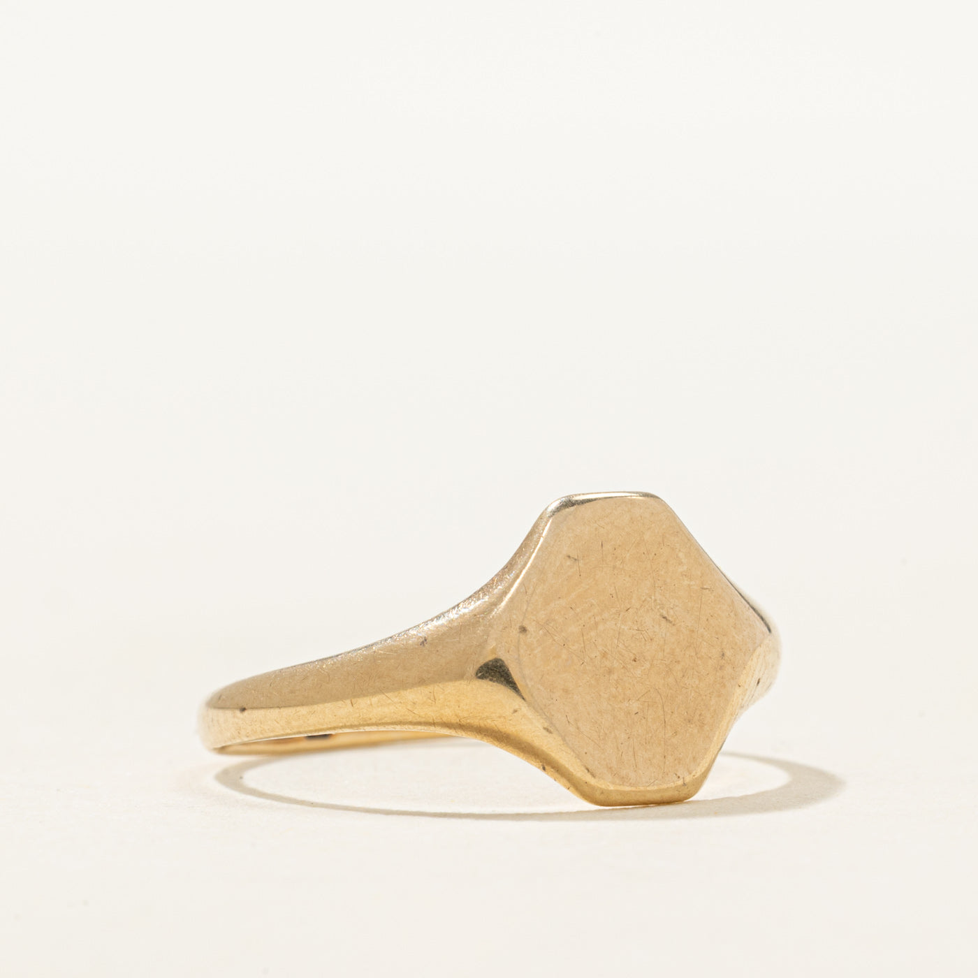 1944 Chester 9k Yellow Gold Signet Ring | SZ 6.25