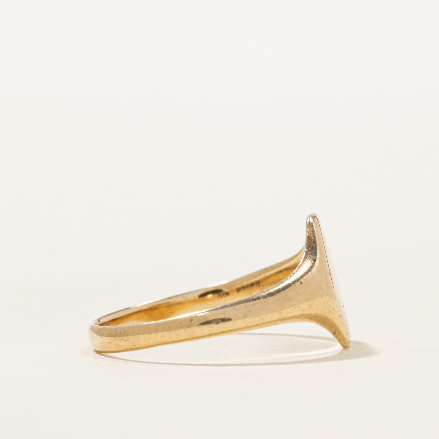 1944 Chester 9k Yellow Gold Signet Ring | SZ 6.25