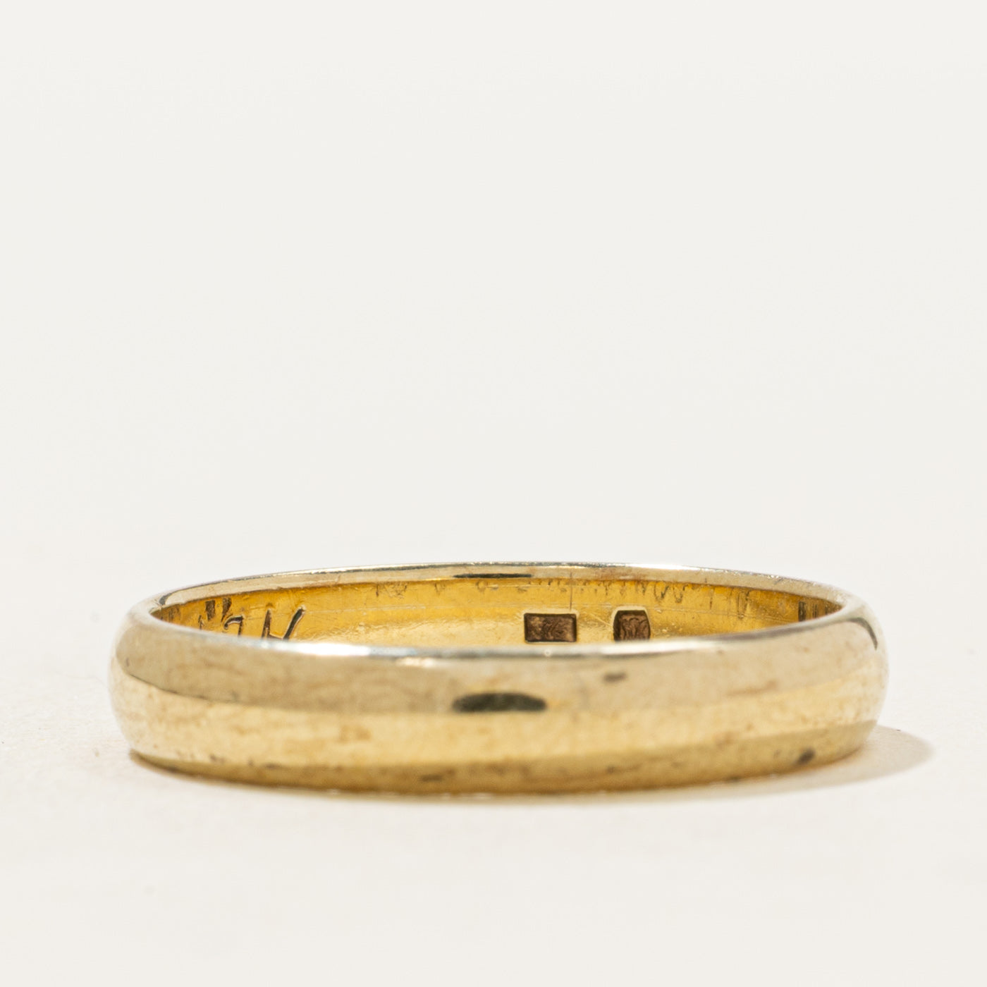 9k Yellow Gold Band | 3.88mm | SZ 8.25
