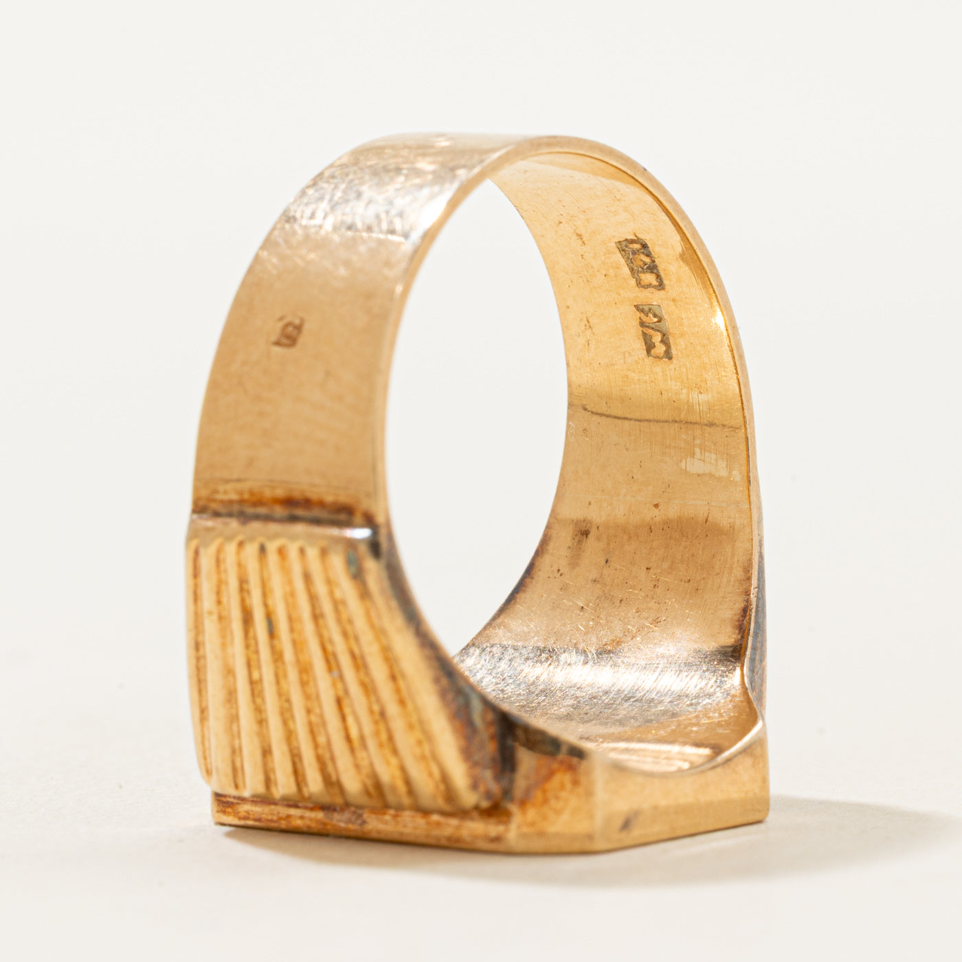 14k Yellow Gold Signet Ring | SZ 11