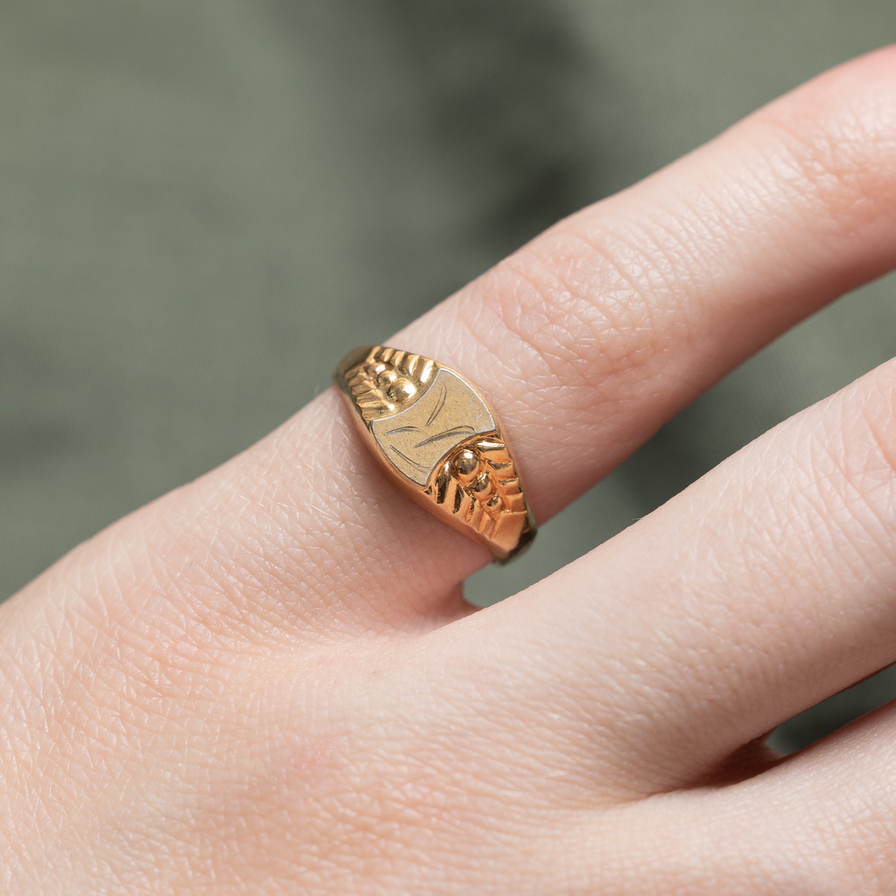 Vintage Italian 18k Gold Signet Ring | SZ 4