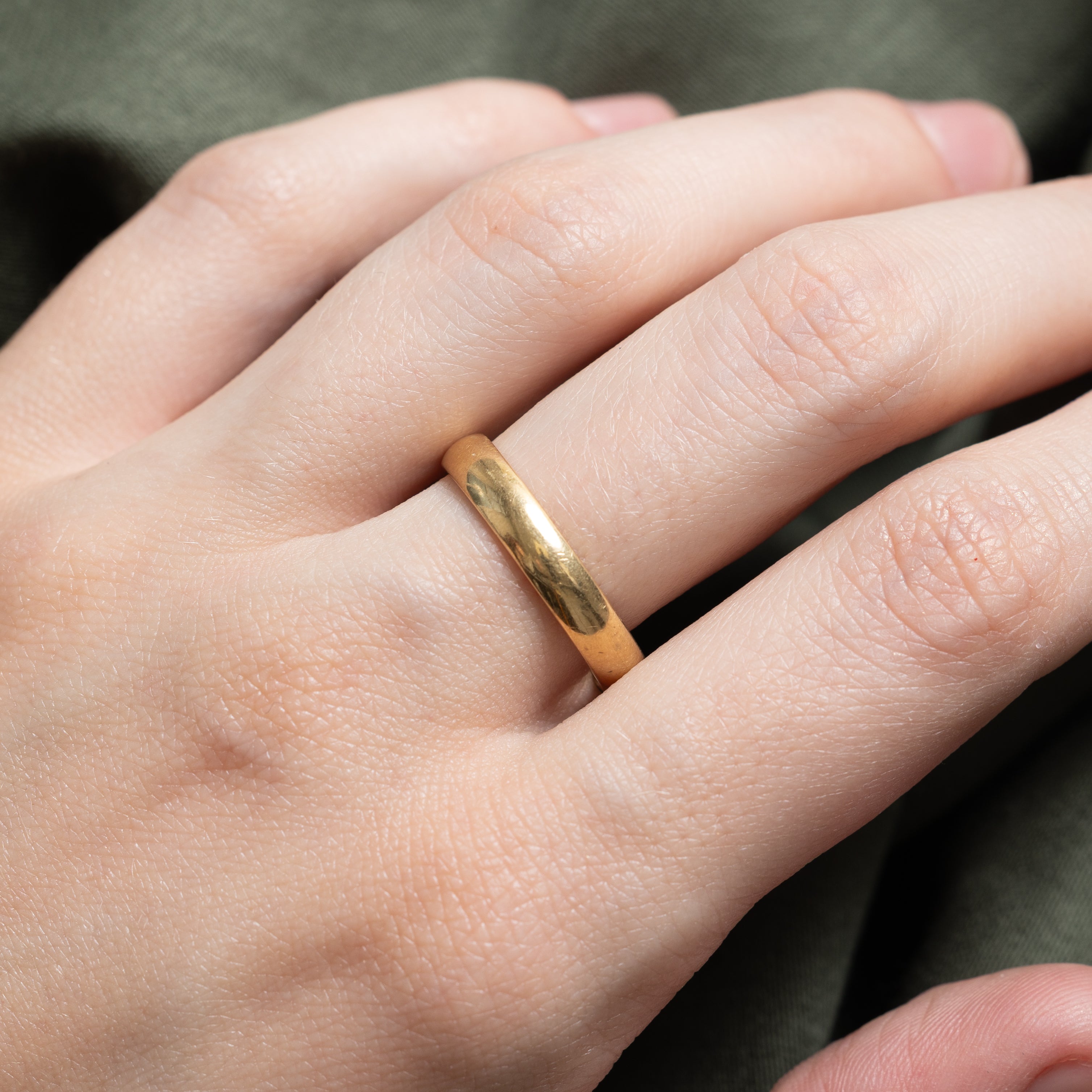 Canadian Pseudo Hallmarked 18k Yellow Gold Band | 3.89mm | SZ 9