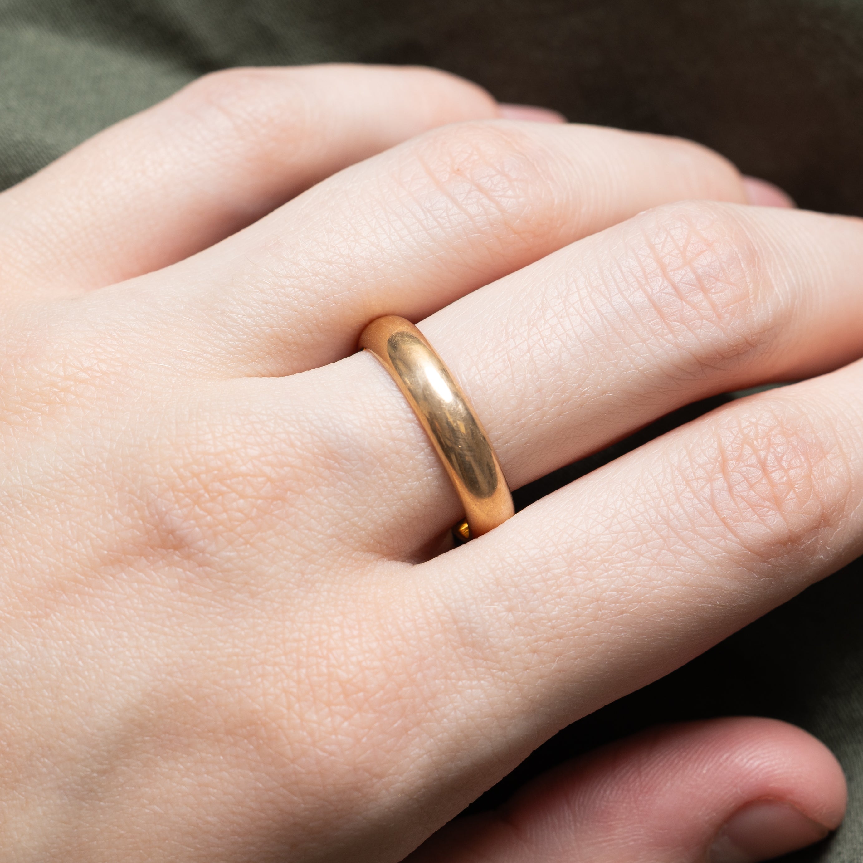 Vintage Italian 18k Band | 4.60mm | SZ 9