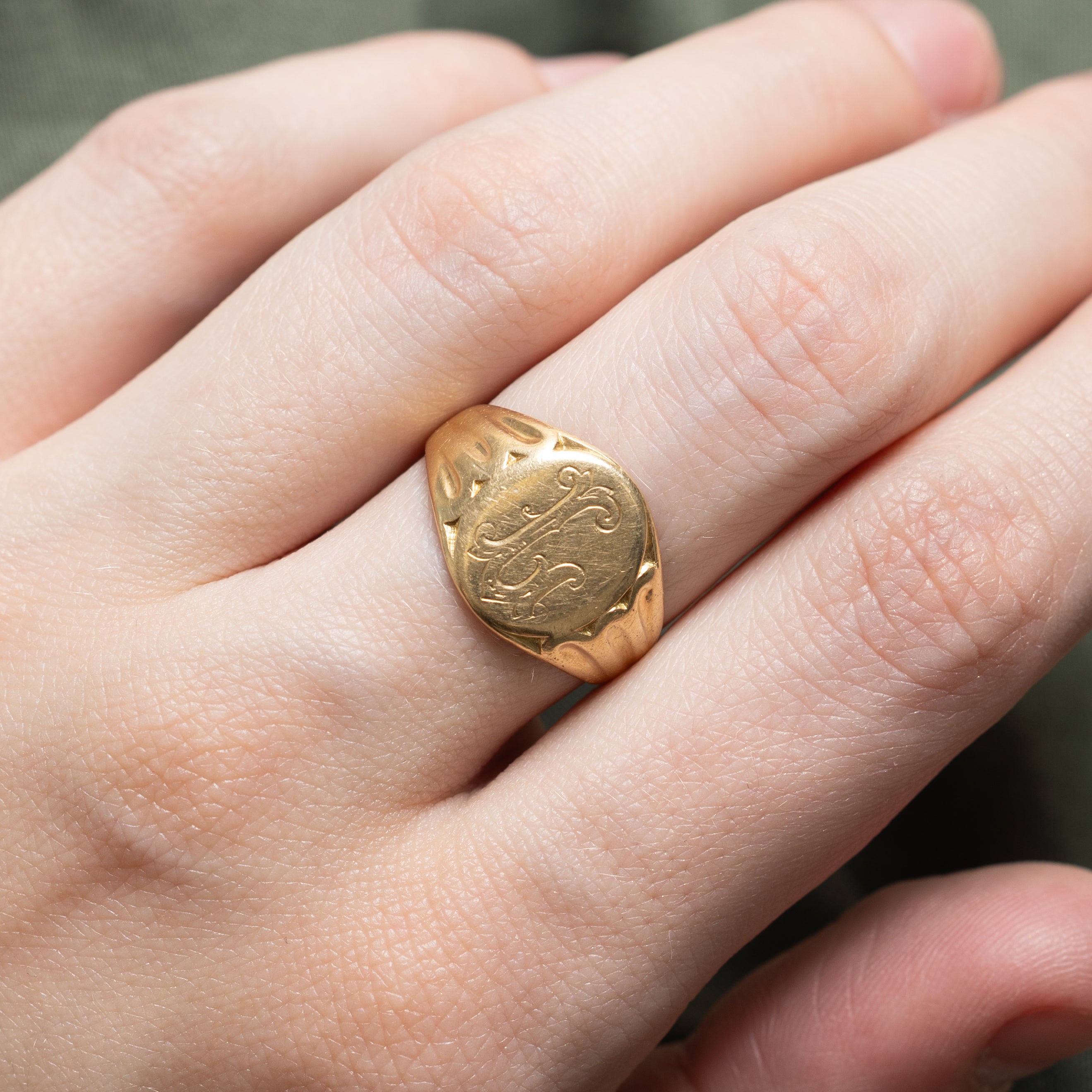 14k Yellow Gold Signet Ring | SZ 6.25