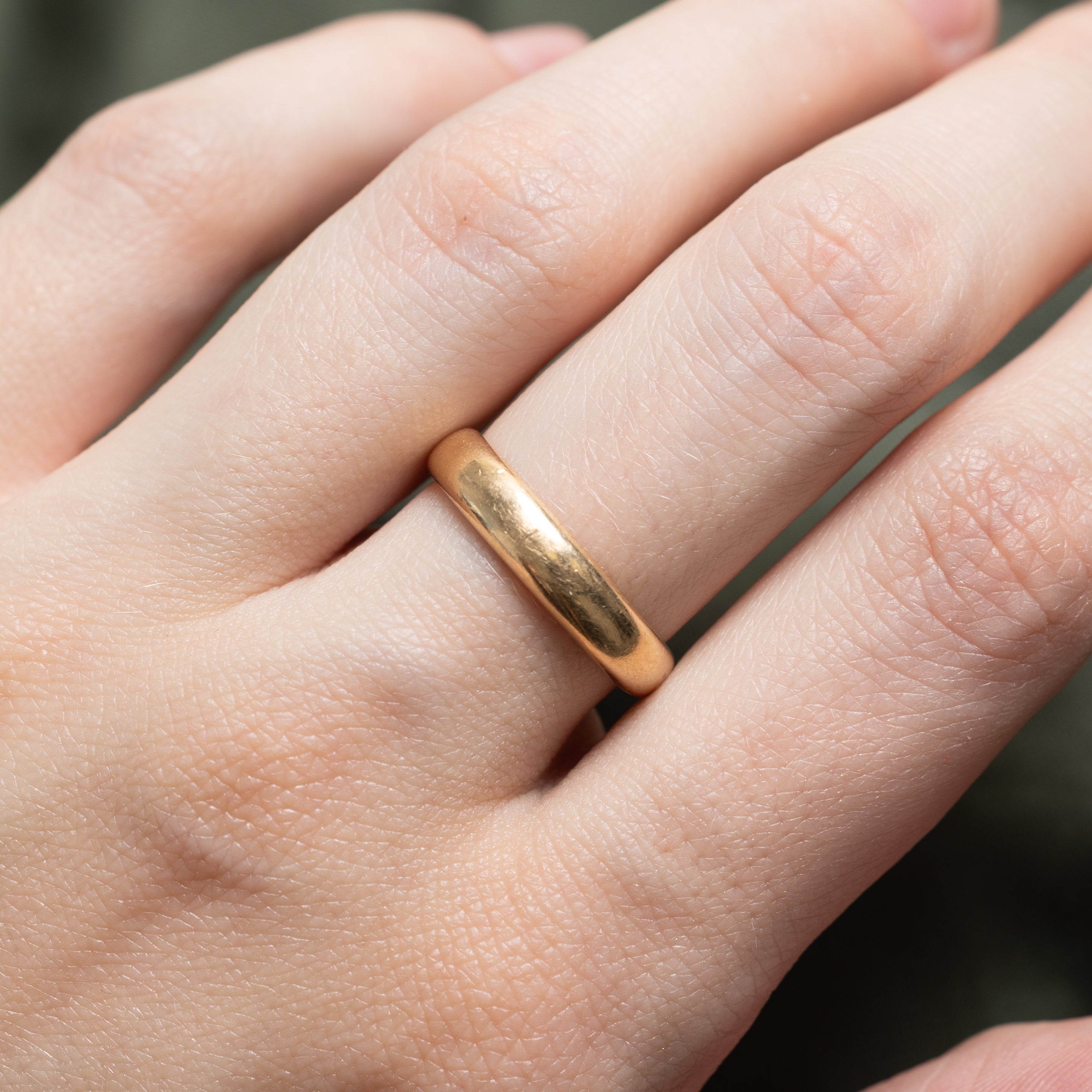 14k Yellow Gold Band | 4.20mm | SZ 6.75