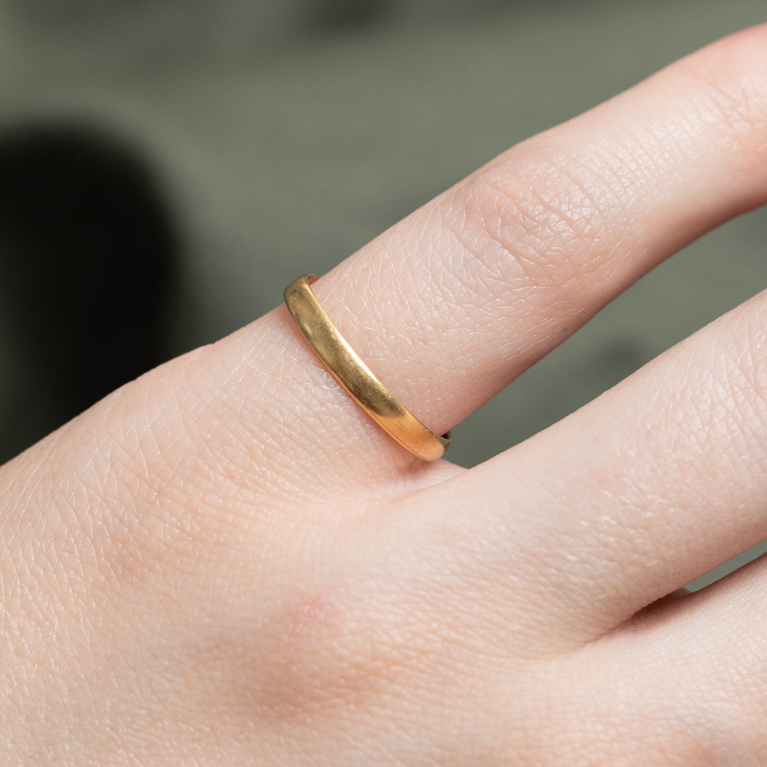 Victorian Newcastle 18k Yellow Gold Band | 2.50mm | SZ 5