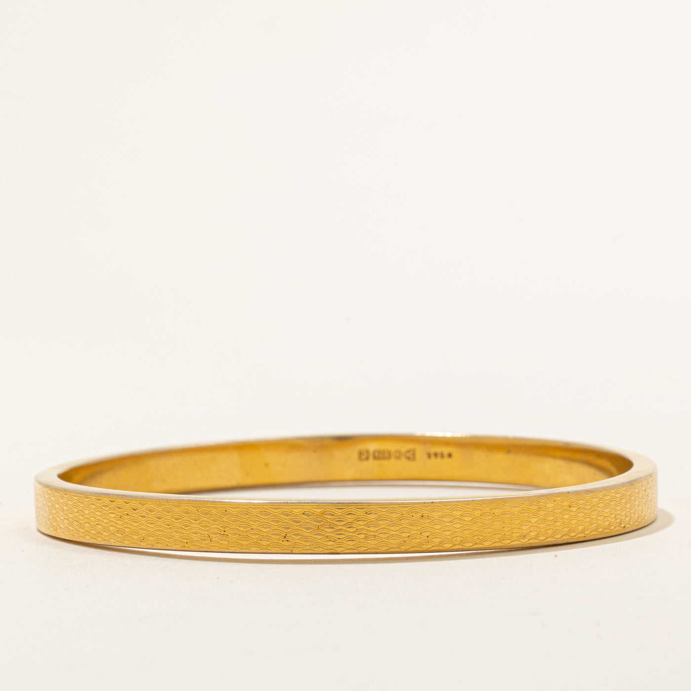 Bracelet jonc rond Chester en or jaune 9 carats de 1928 | 6,30 mm | 8,75" |