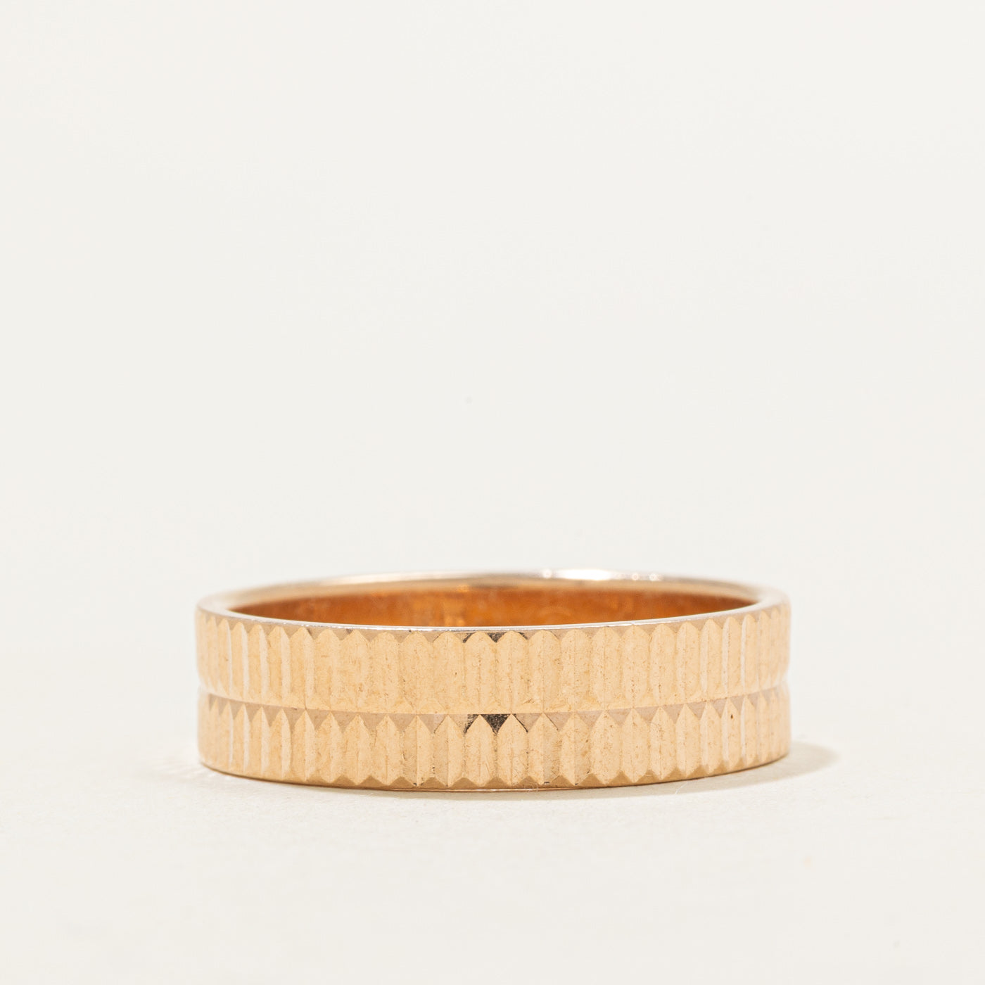 Bague cannelée en or rose 14 carats poinçonnée soviétique de 1968 | 5,61 mm | Taille 9,25 |