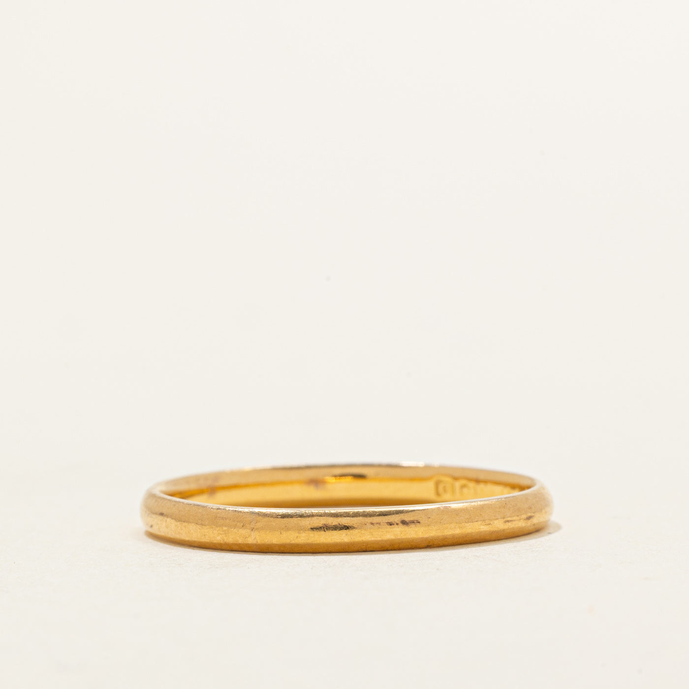 Bague fine en or jaune 22 carats Birmingham 1928 | 2,10 mm | Taille 7,5 |
